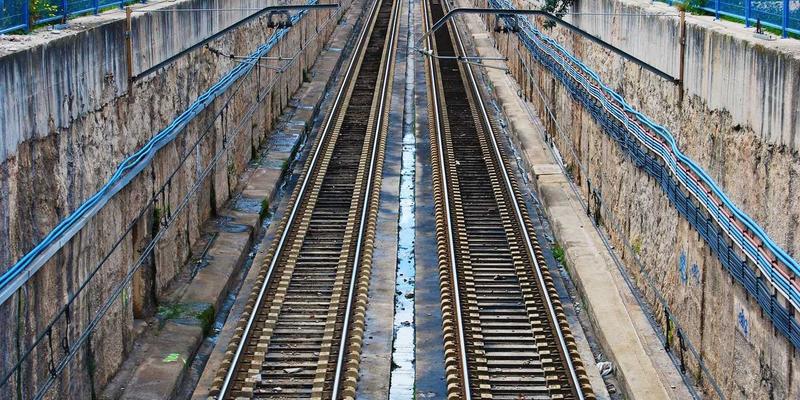 技能交换与时间银行：5帮1模式如何重塑保障性住房社区的社会支持网络