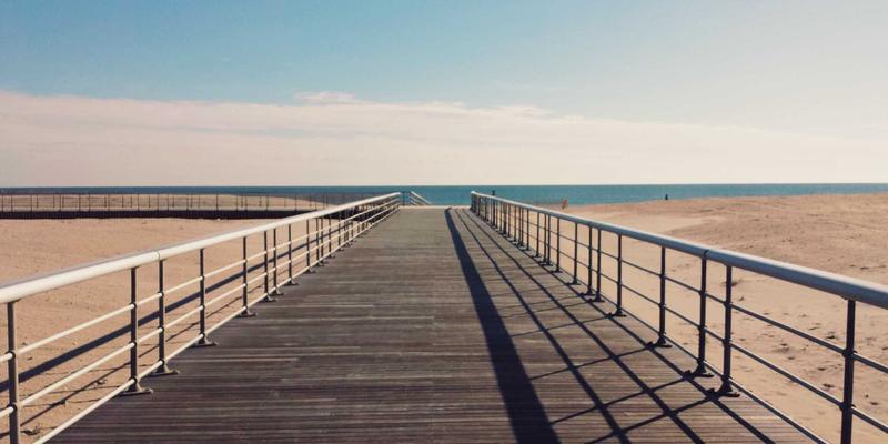 社区闲置空间活化新范式：5帮1互助小组如何运营邻里共享书房与活动室